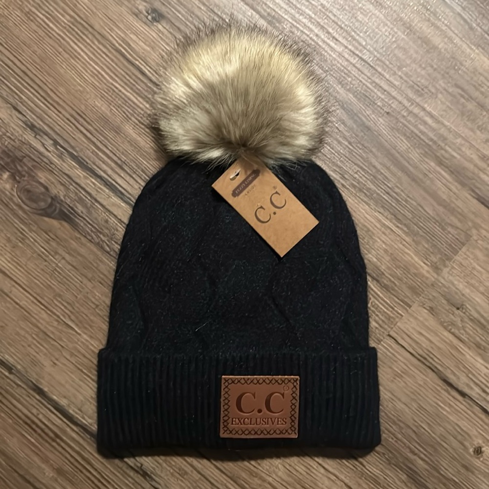 NWT - CC Beanie w/Puff - Black